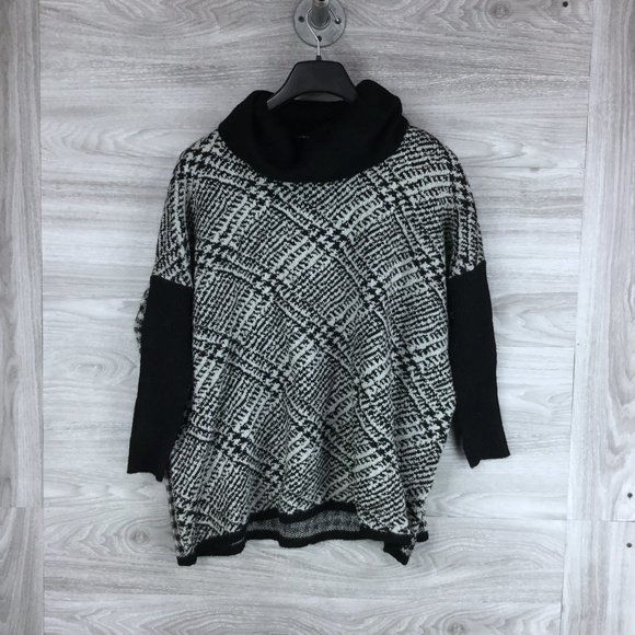 Joseph A. Sweaters - Joseph A. Pattern Turtleneck Sweater